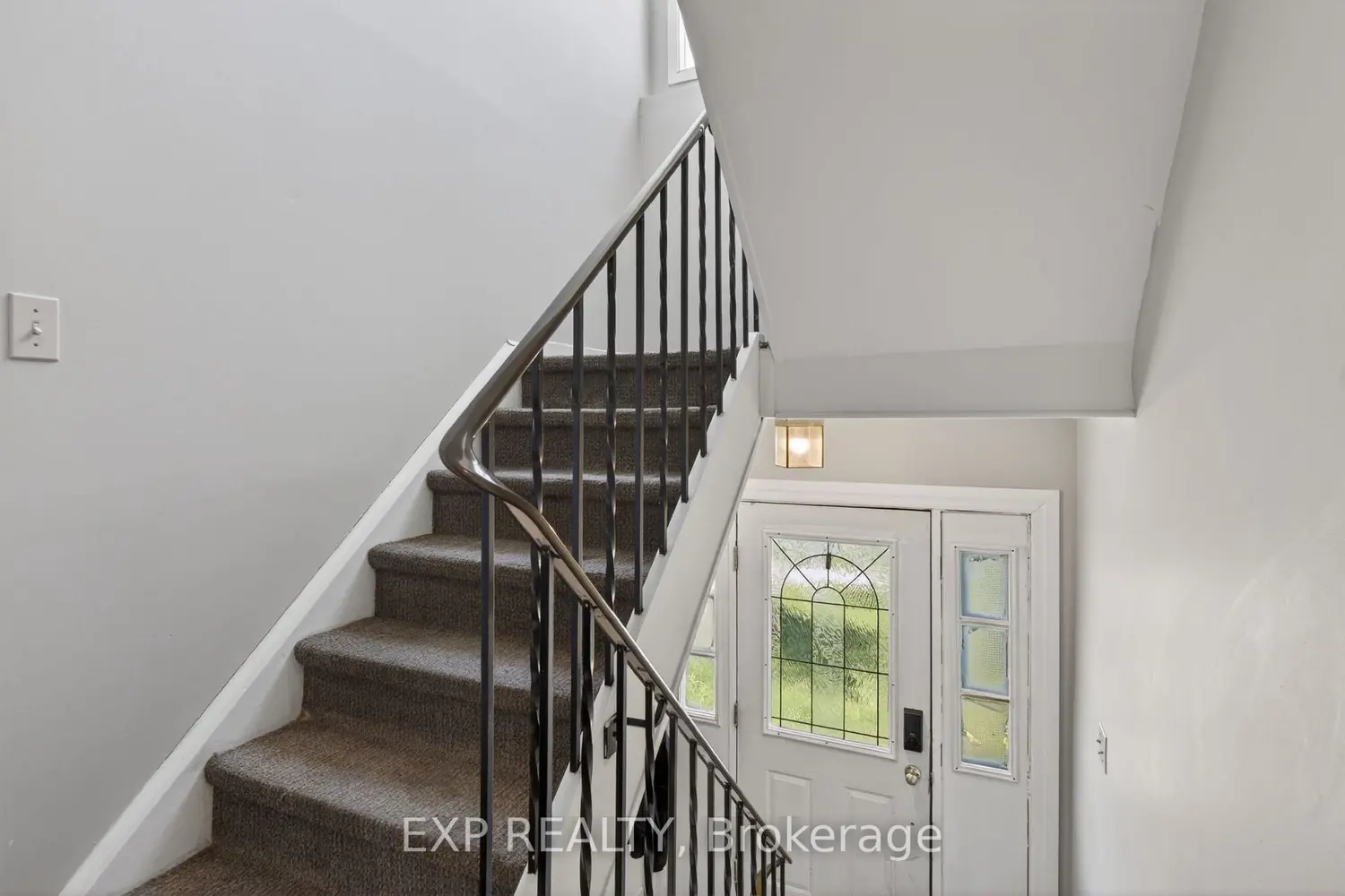 33 Carlton Road photo 4