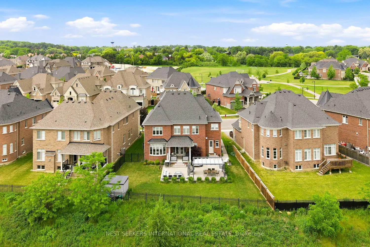 9 Larkin Avenue photo 2