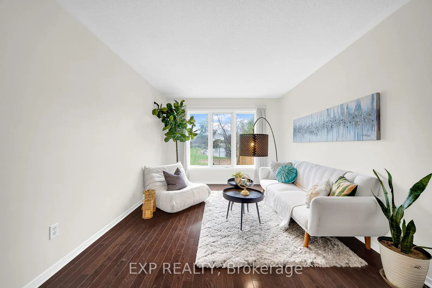 66 Kimbolton Crescent photo 5