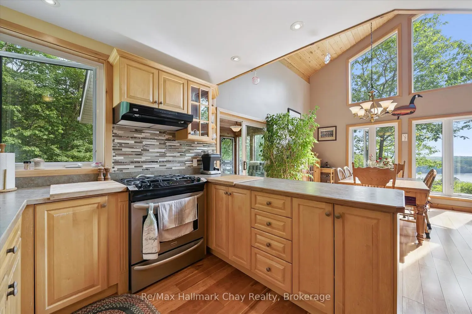 1497 Fox Point Road photo 5