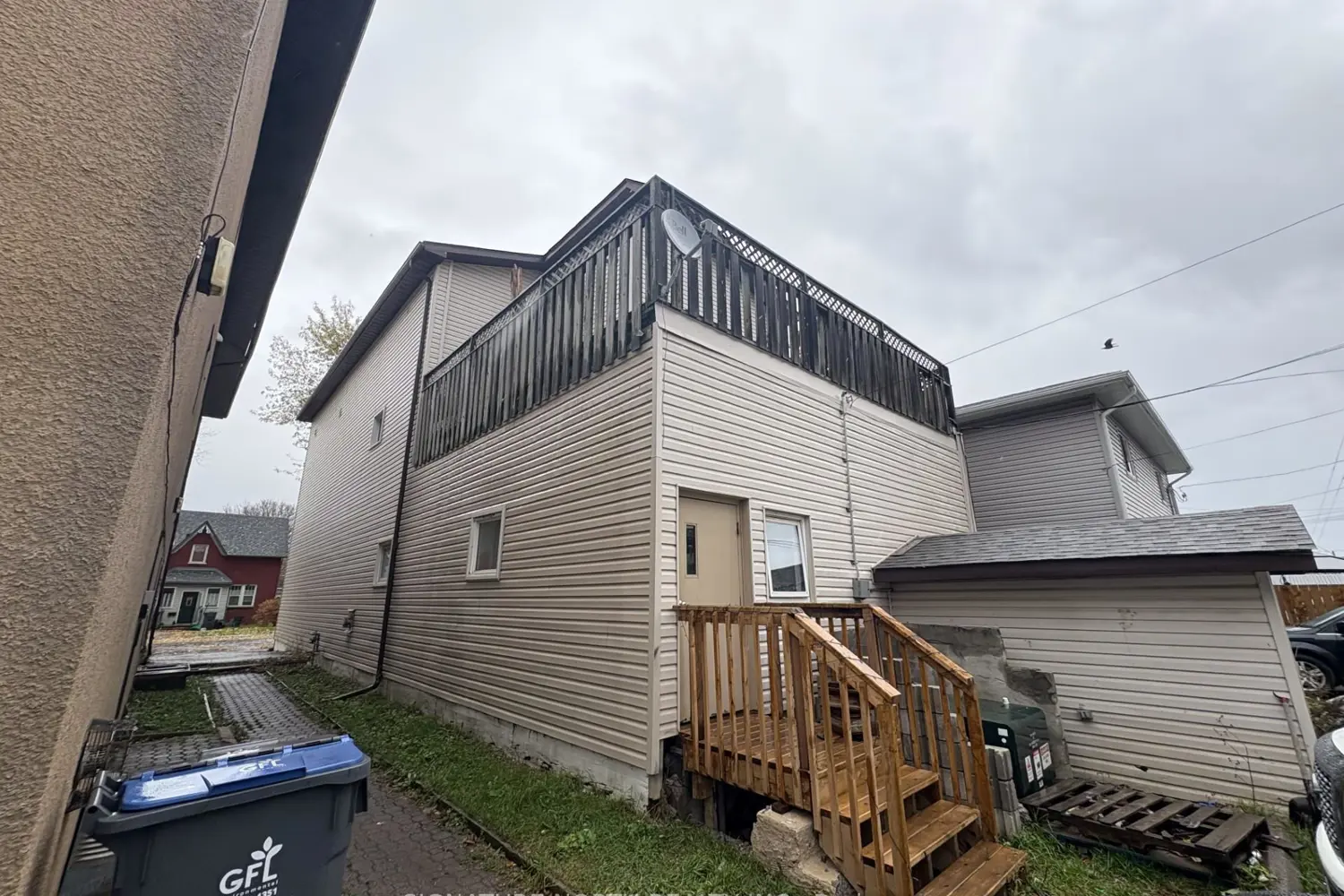 216 Leith photo 3