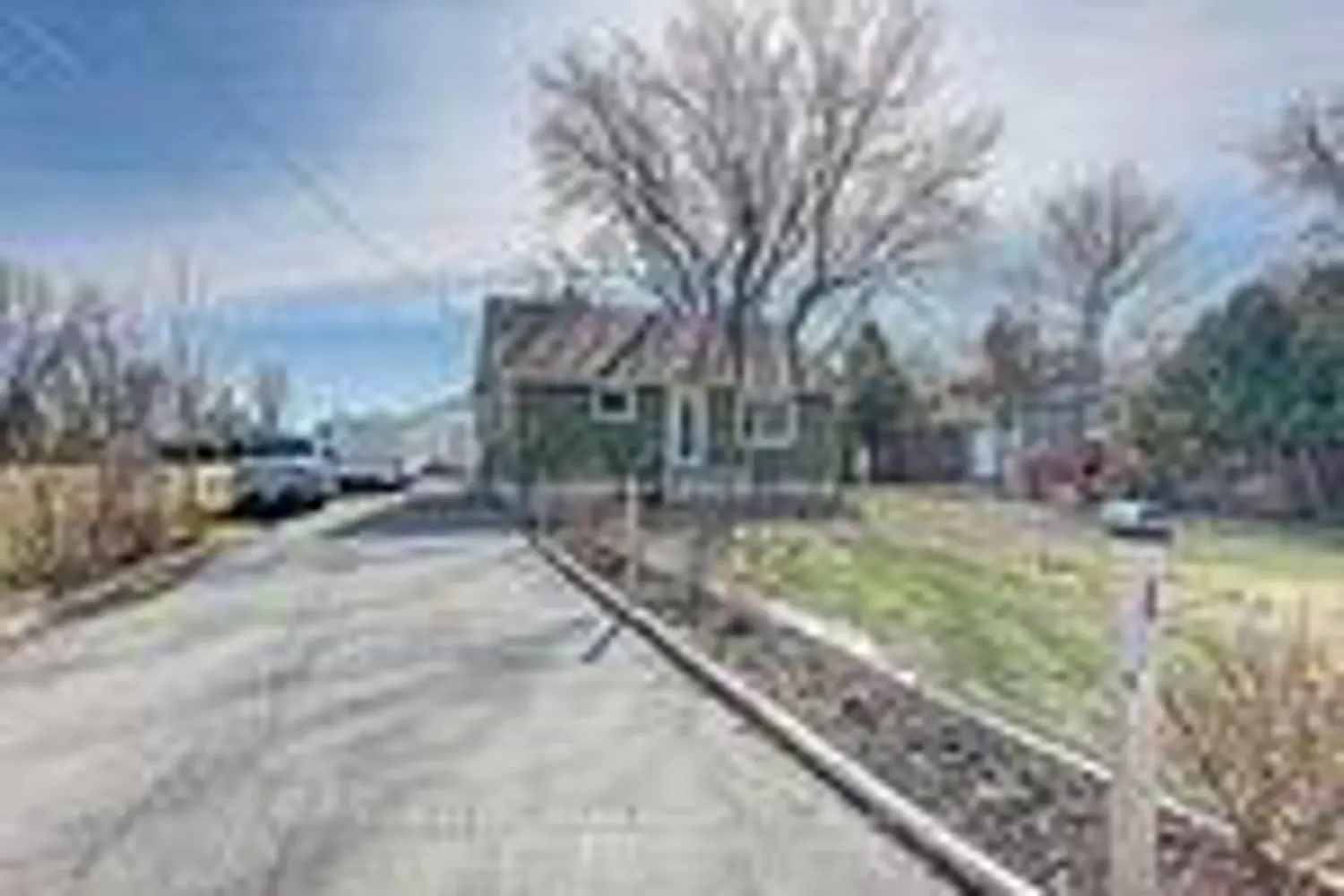 1527 Killarney Beach Road photo 4