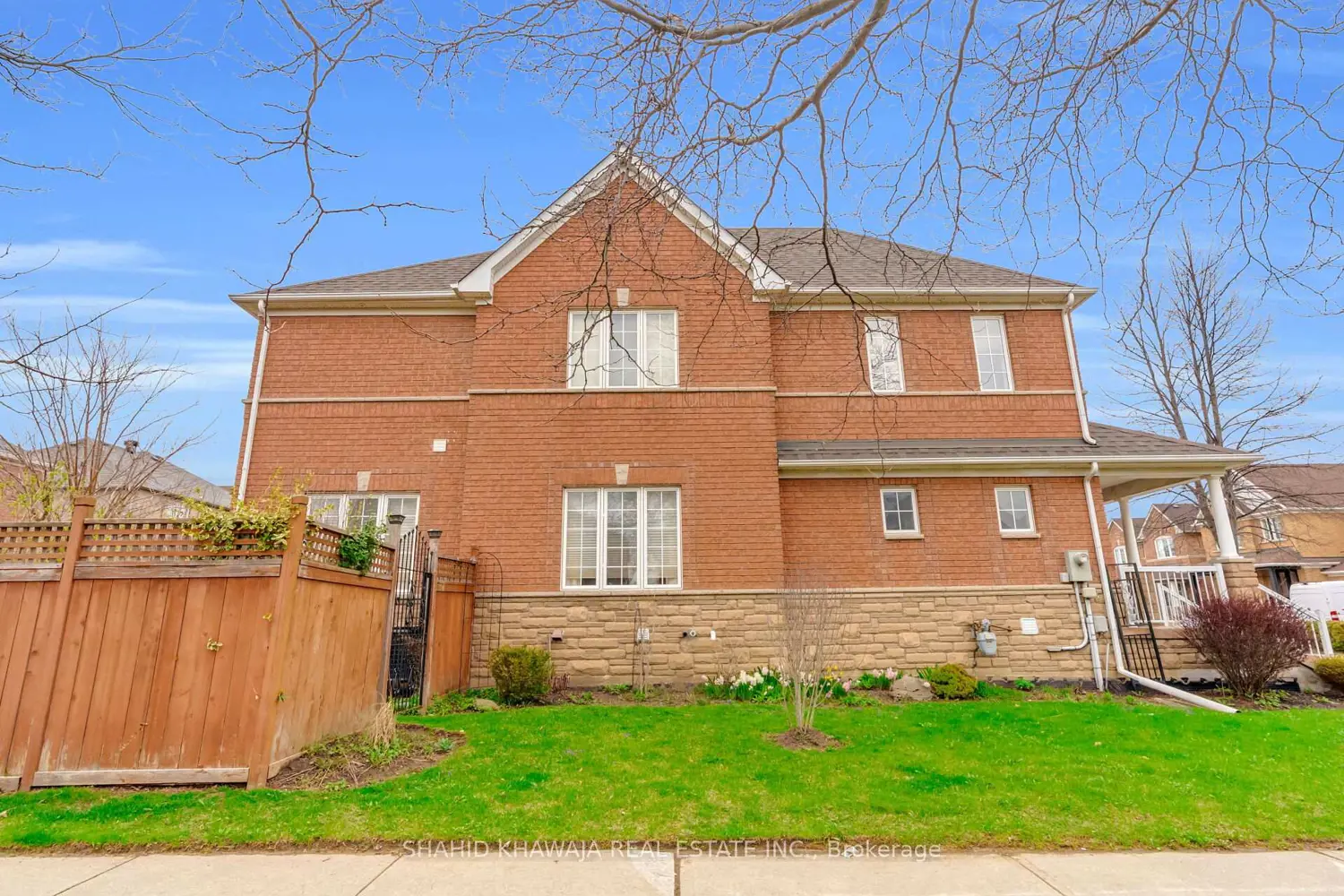 4786 St. Martin Mews photo 3