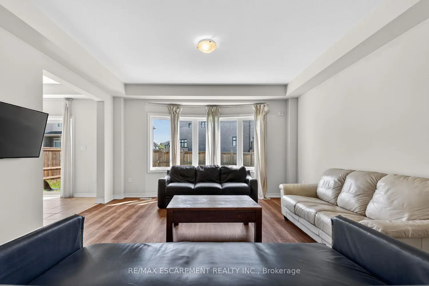 9 Winterberry Boulevard photo 5