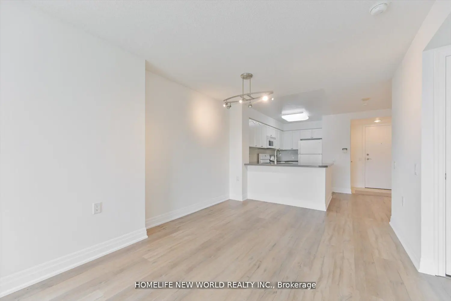 21 Hillcrest Avenue 607 photo 2