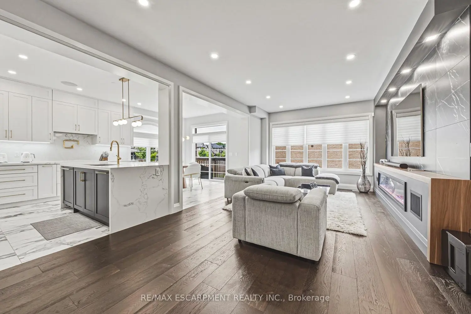 55 Robarts Drive photo 4