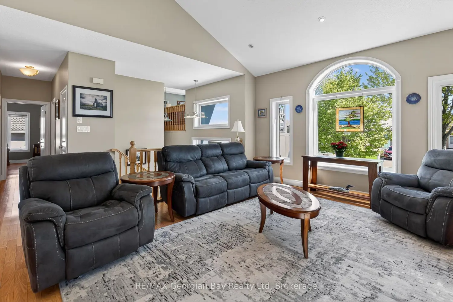 656 Aberdeen Boulevard photo 4