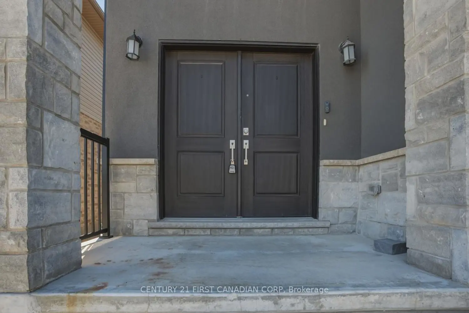 2775 Oriole Drive photo 2