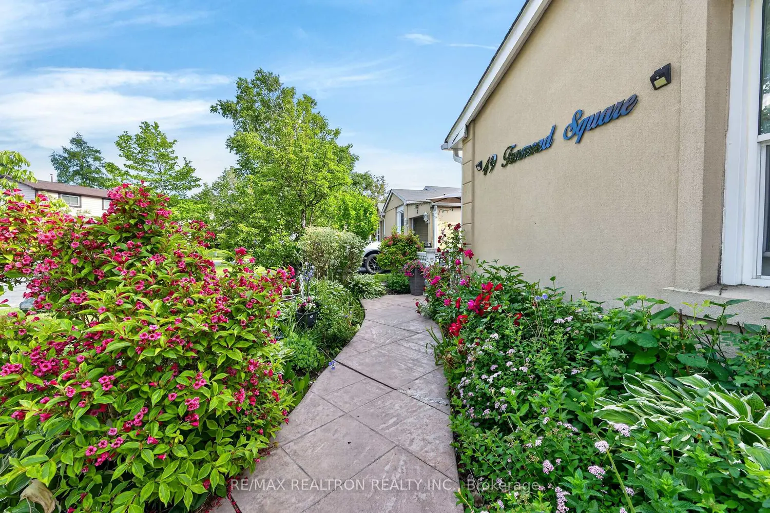 49 Tunmead Square photo 3