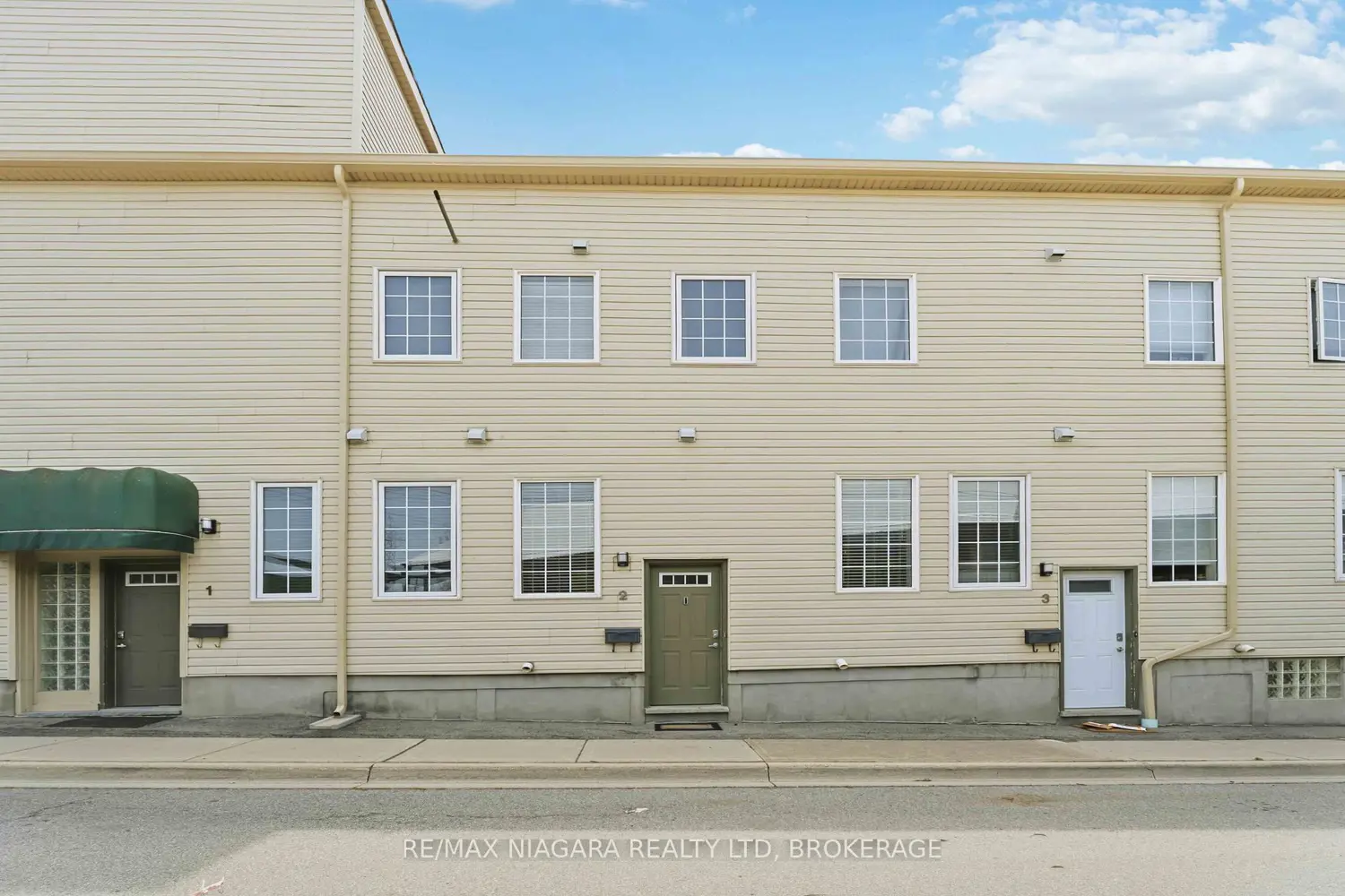49 Ontario Street 2 photo 3