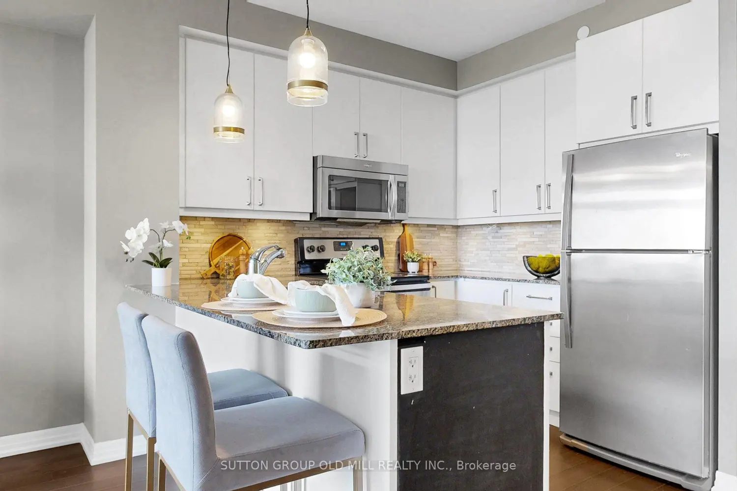 3563 Lake Shore Boulevard 707 photo 2
