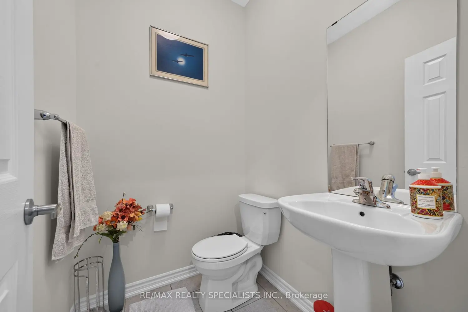 30 Emeny Lane photo 4