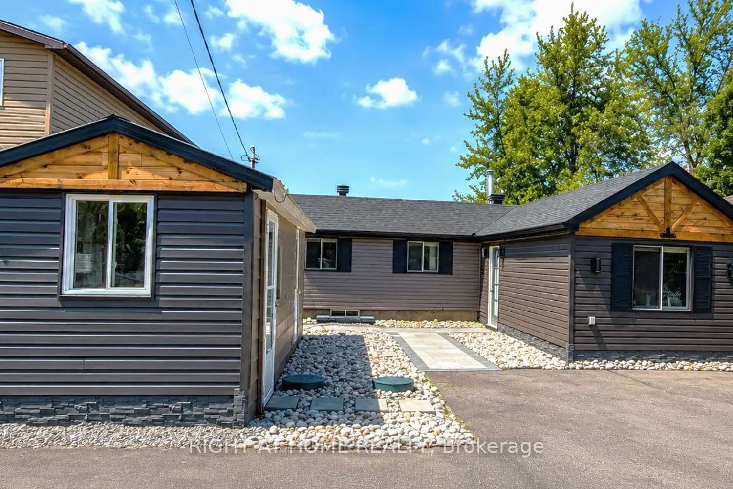 3858 Rideau River Road photo 2