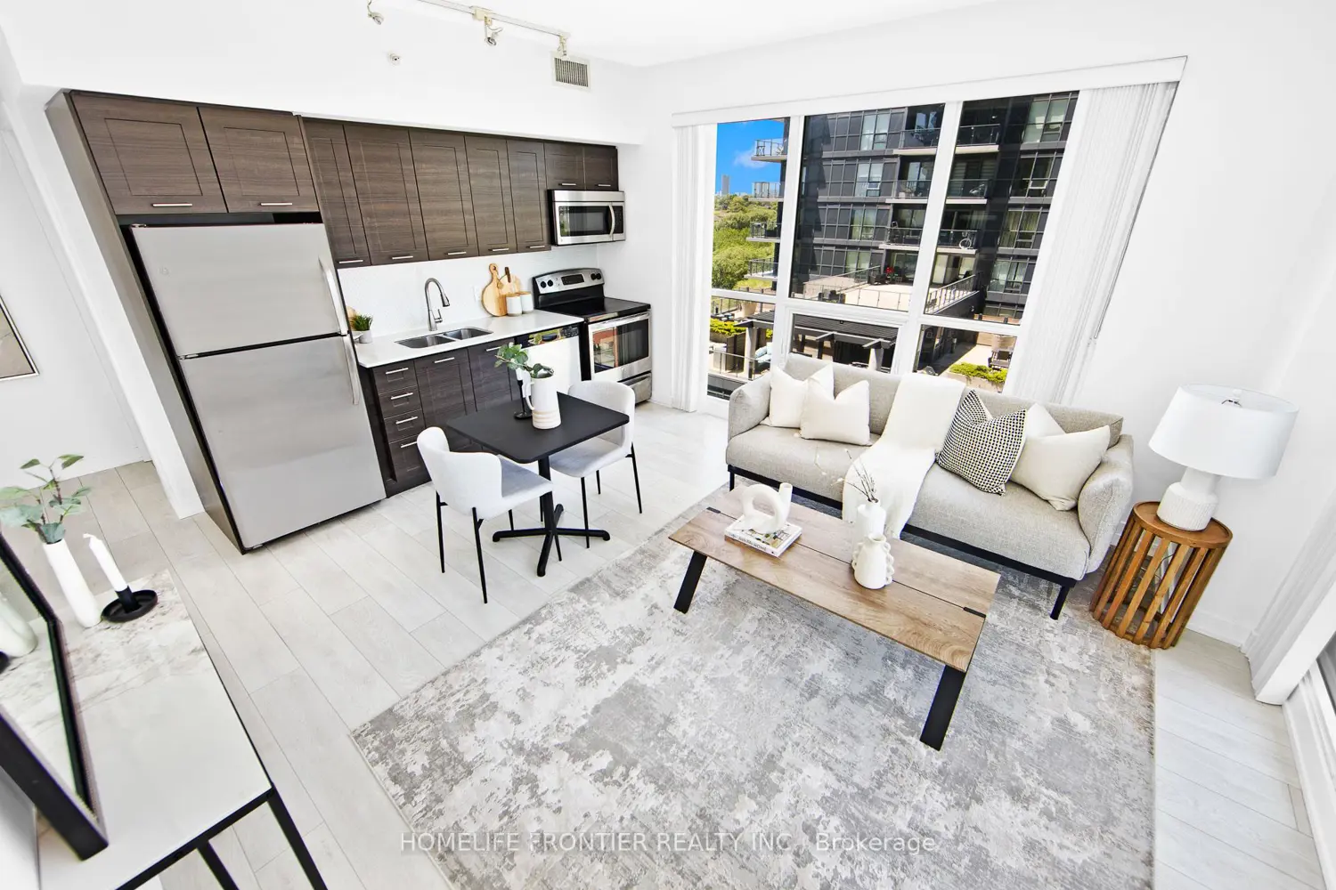 2212 Lakeshore Boulevard 1108 photo 4