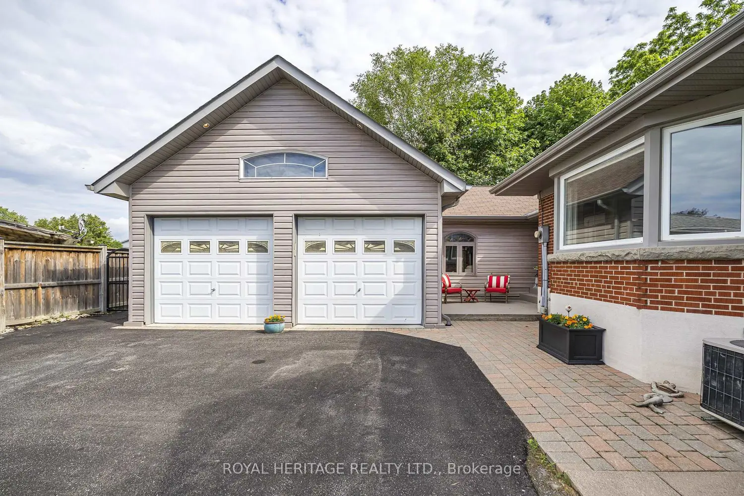 956 Bayshore Court