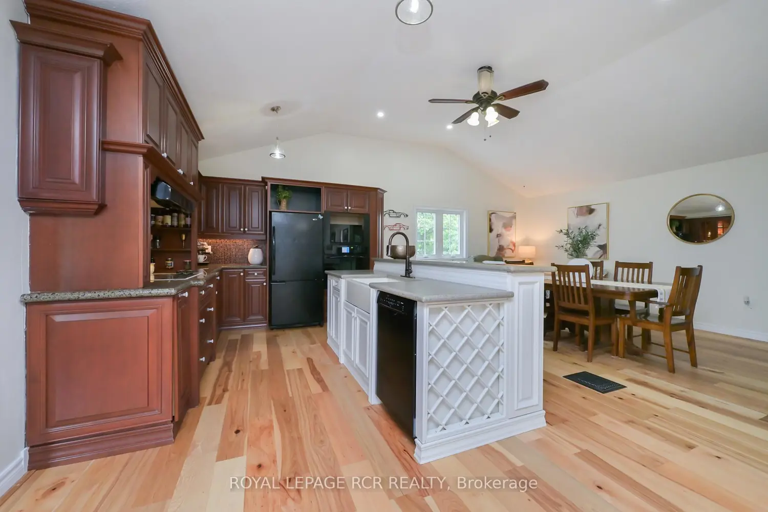 5233 Trafalgar Road photo 5