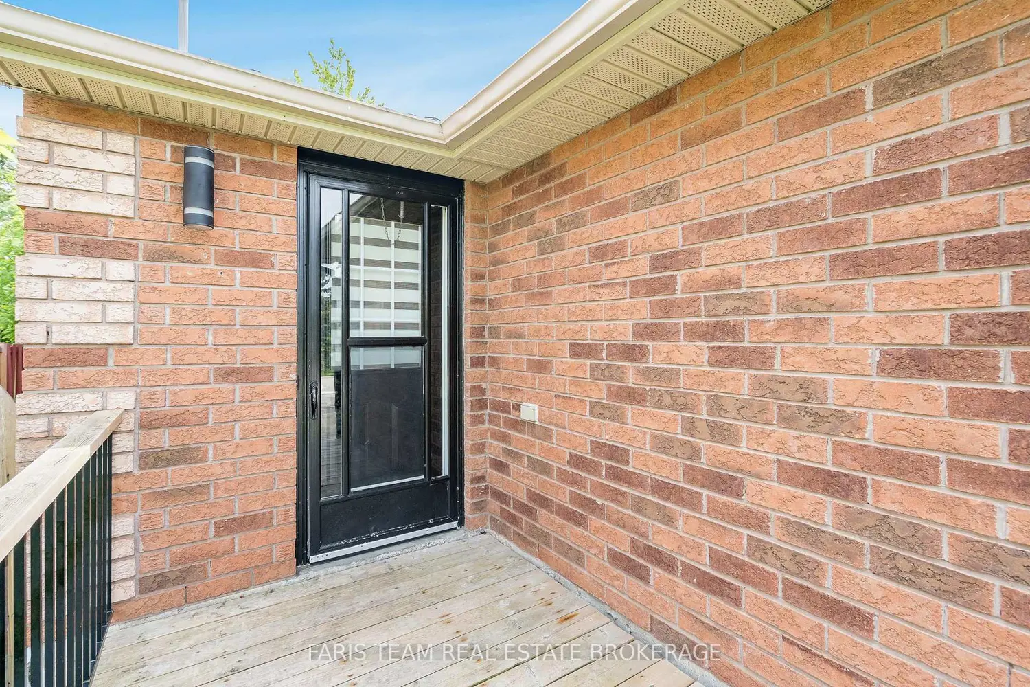19 Seymour Crescent photo 3
