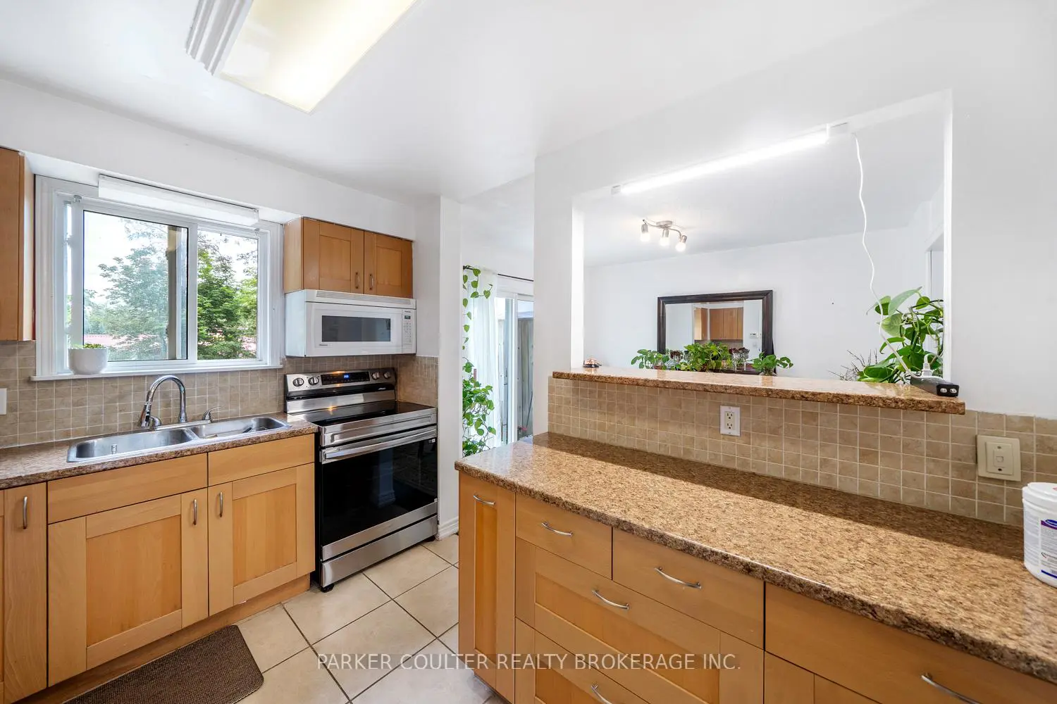 23 Chaucer Crescent photo 4