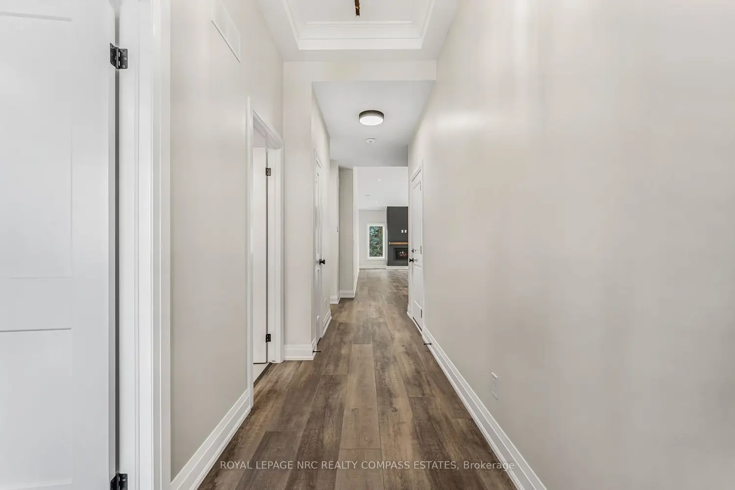 19 Crossroads Drive photo 2