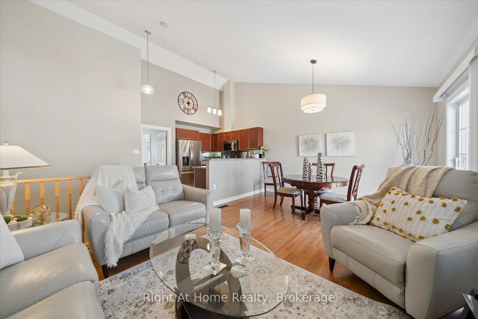 17 Wicker Park Way, Whitby, ON, L1R 0C8 photo 3