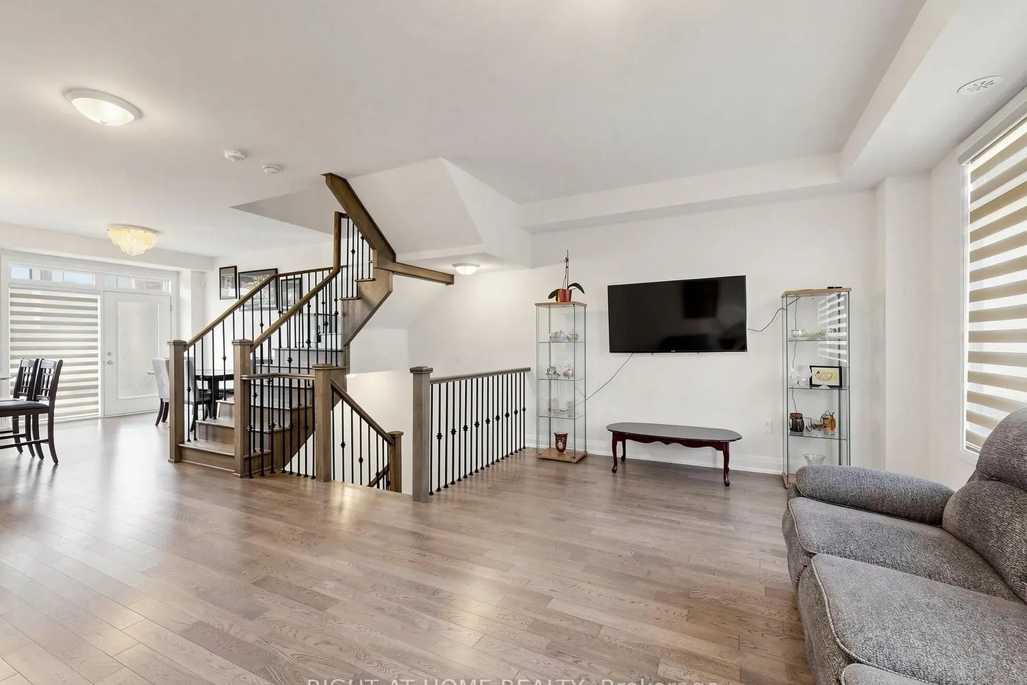 23 Moneypenny Place photo 3