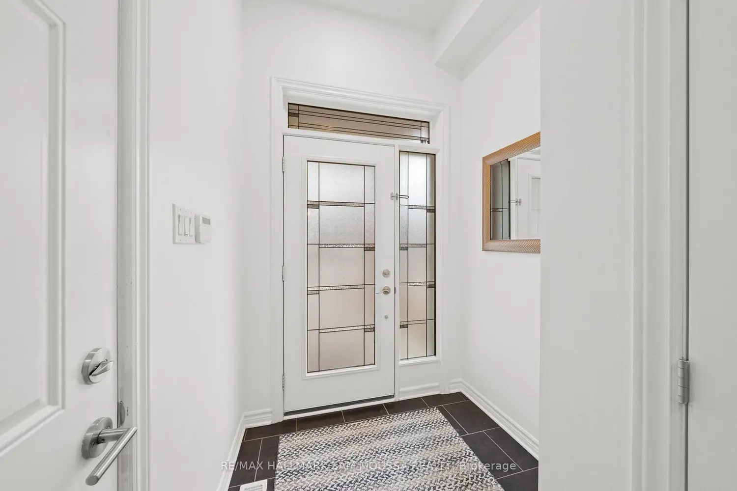 185 Flat Sedge Crescent photo 2
