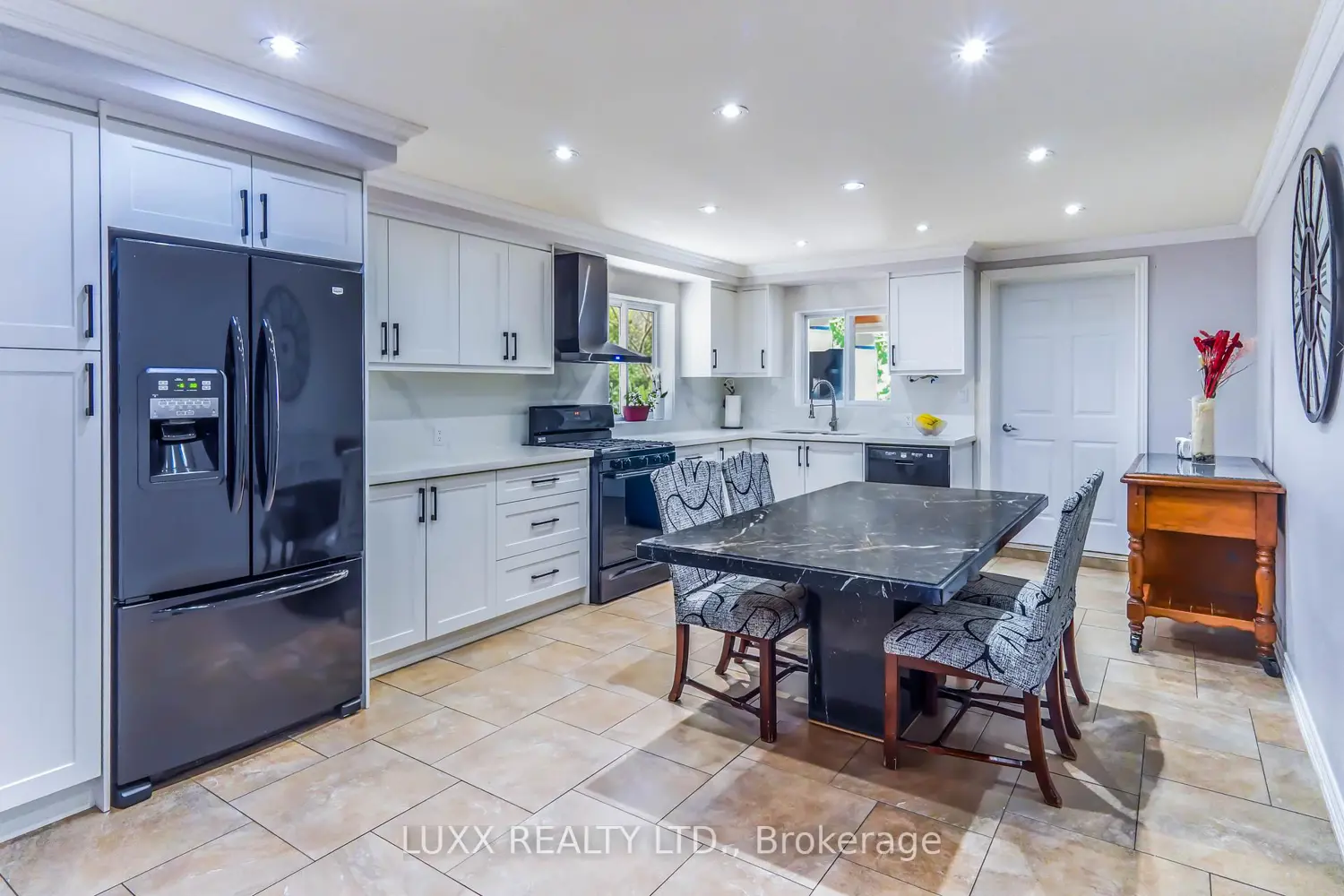 148 Northland Avenue photo 3