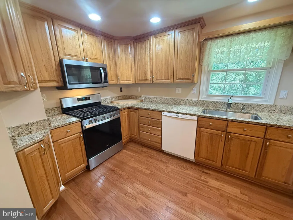 4007 Brewster Lane, Waldorf, MD 20601 photo 2