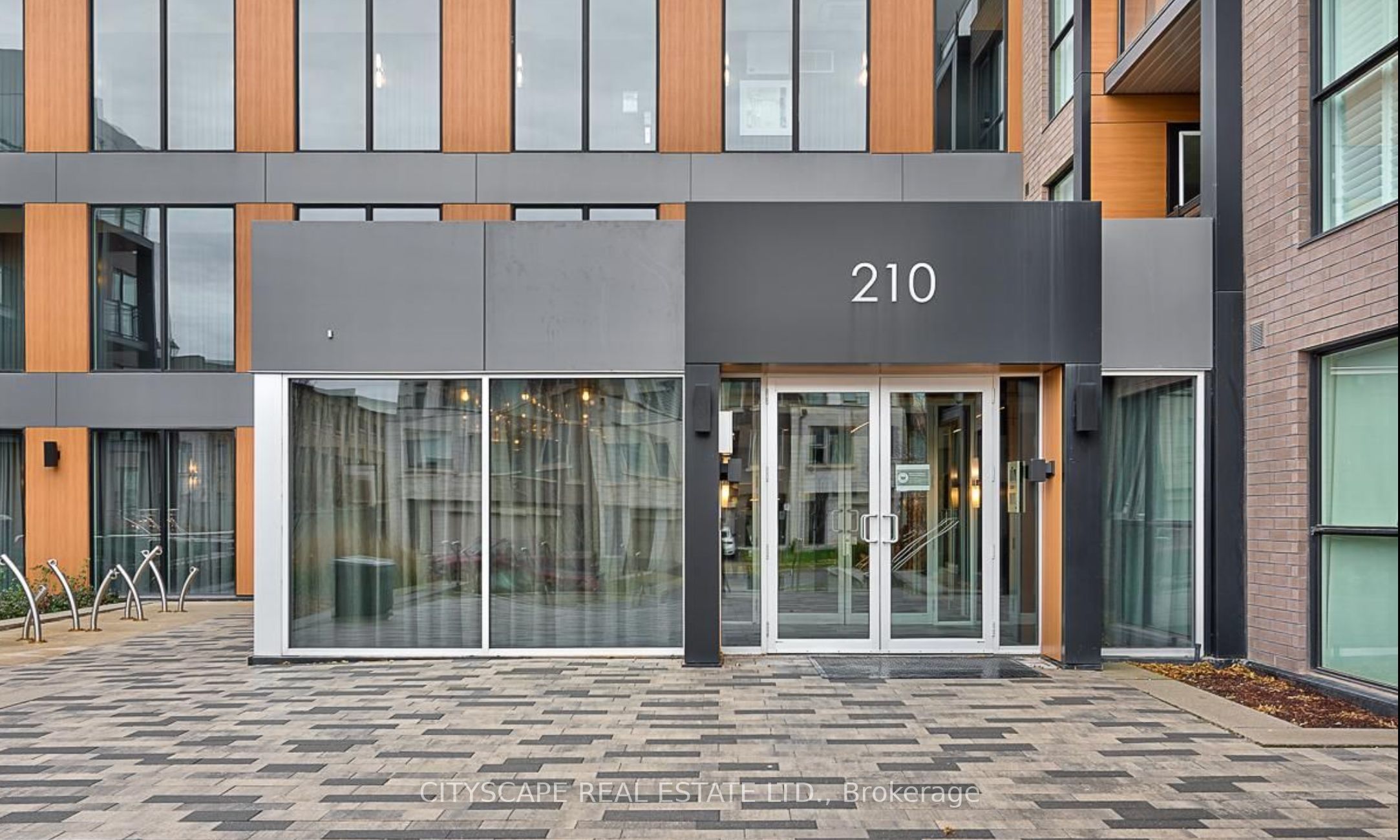 119-210 Sabina Drive, Oakville, ON, L6H 0W6