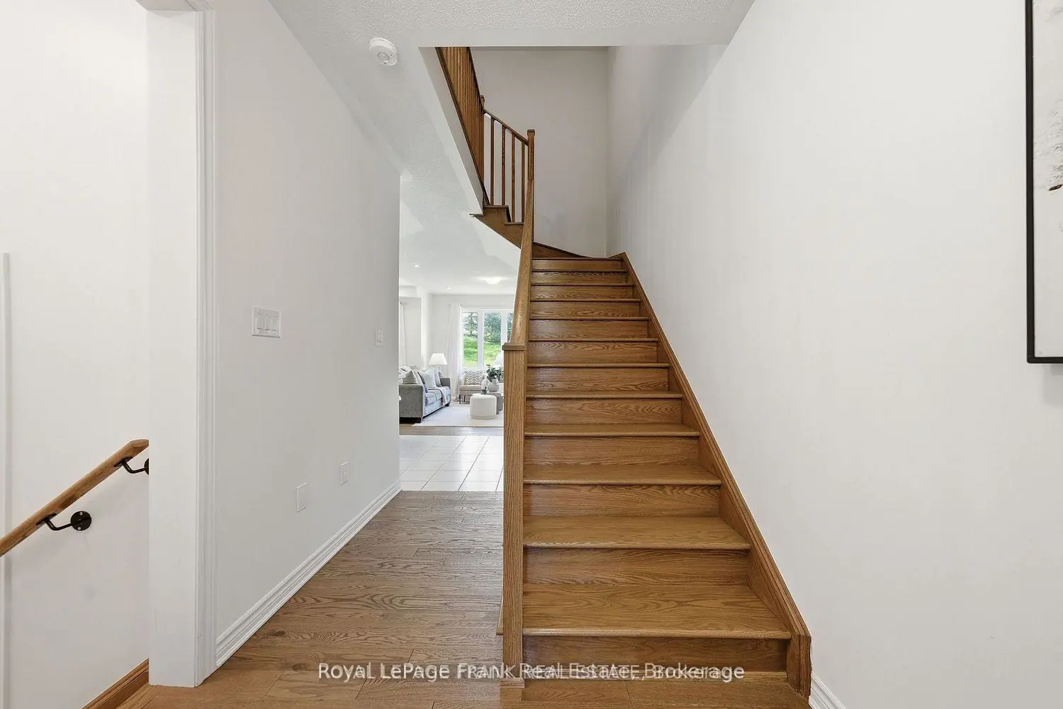 15 Highlands Boulevard photo 5