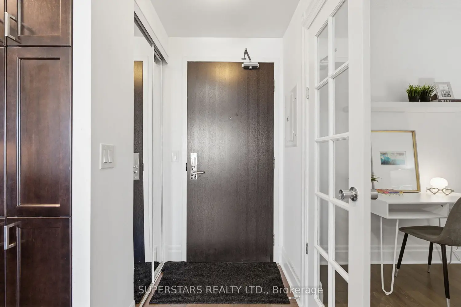 151 Upper Duke Crescent 305 photo 4