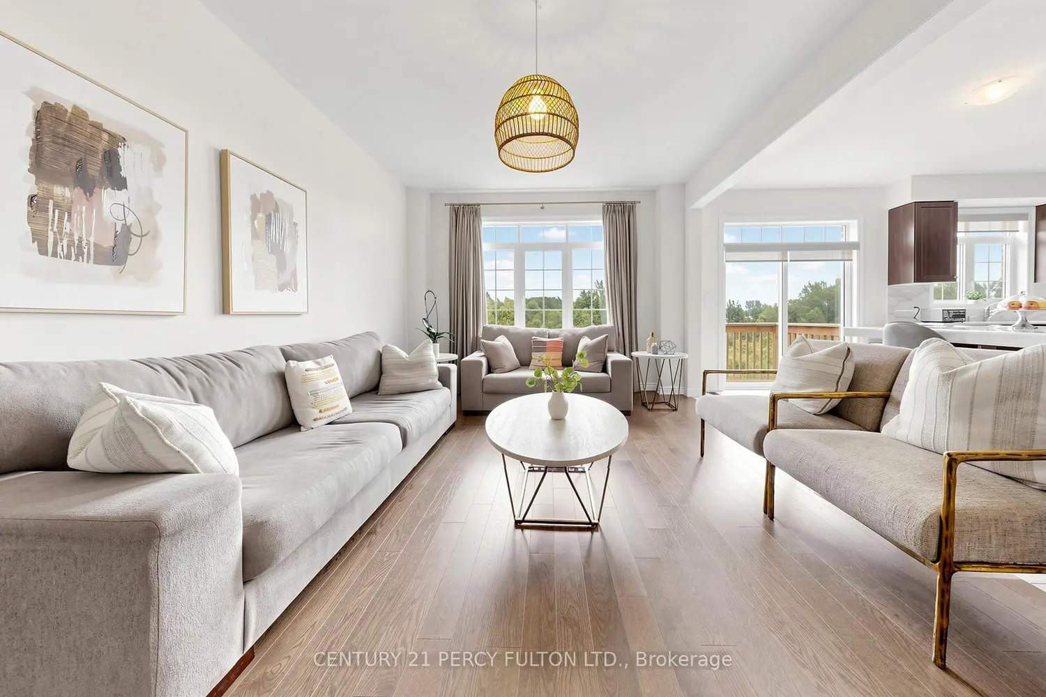 166 Ferragine Crescent photo 2