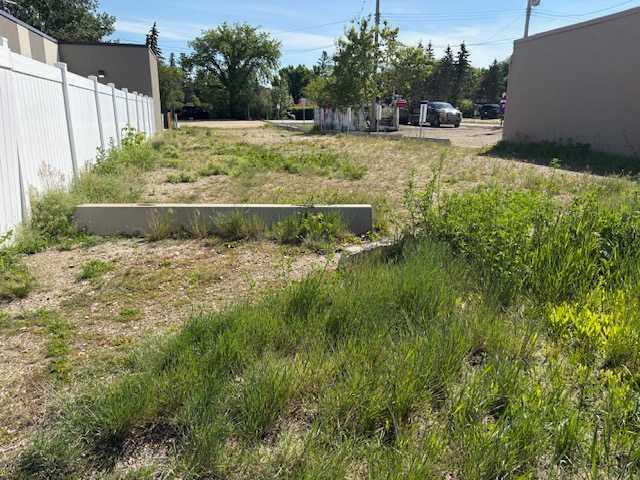 5039 50 Street, Sylvan Lake, AB, T4S 1P9