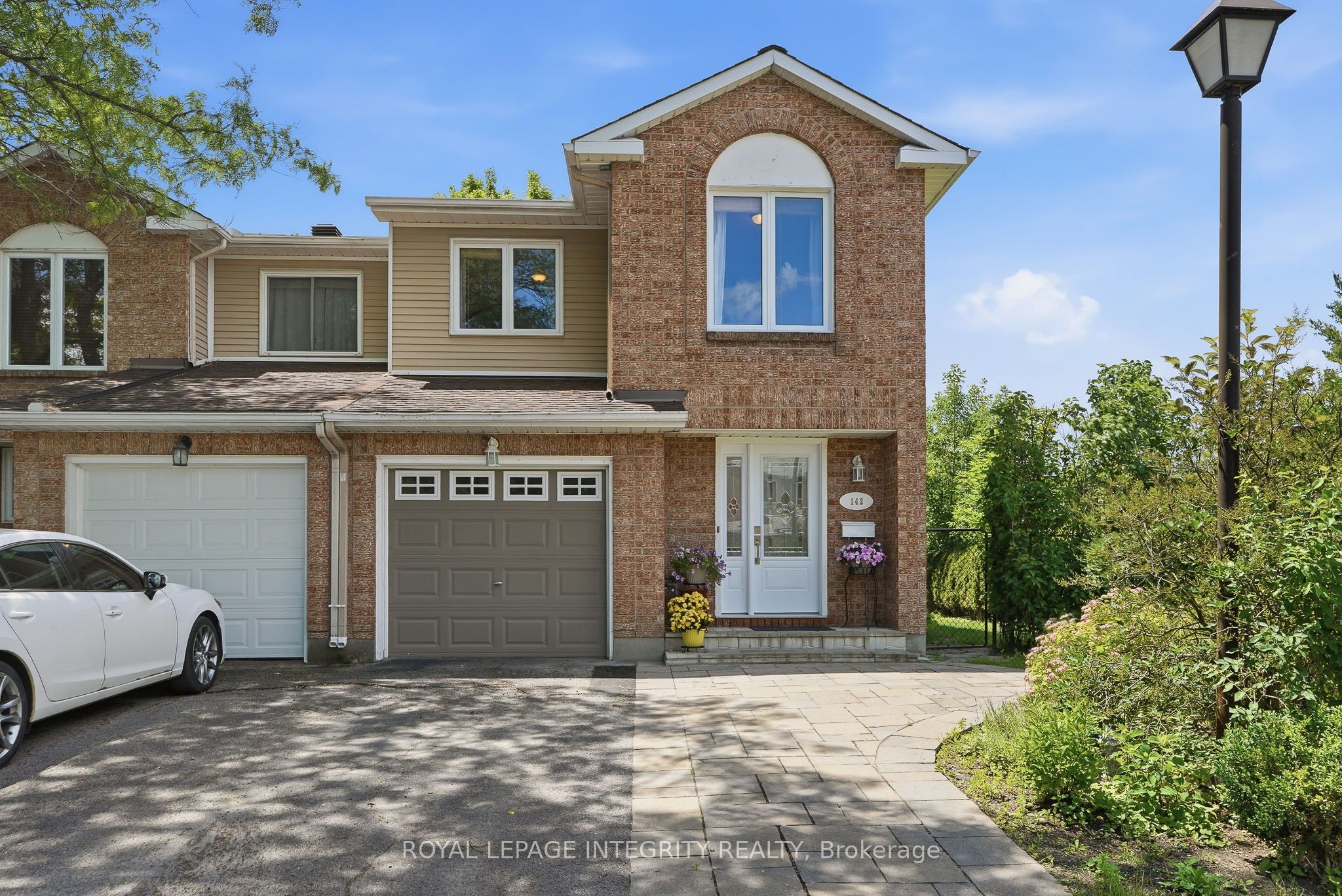 142 Gladecrest Court, Ottawa, ON, K2H 9J8