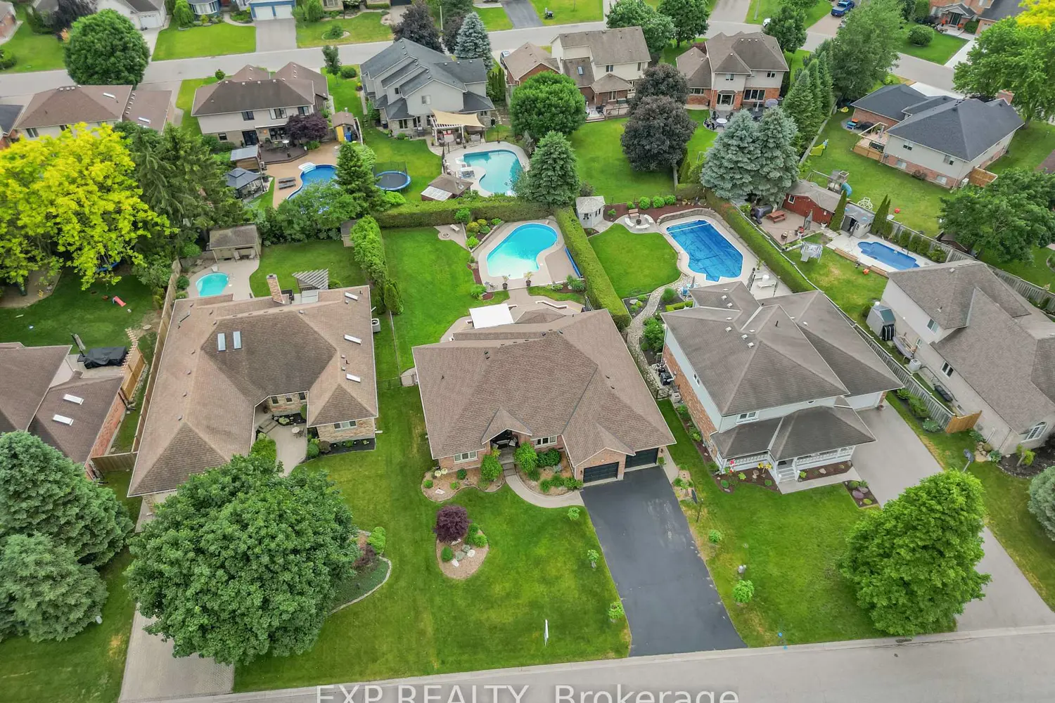 57 Valleyview Crescent