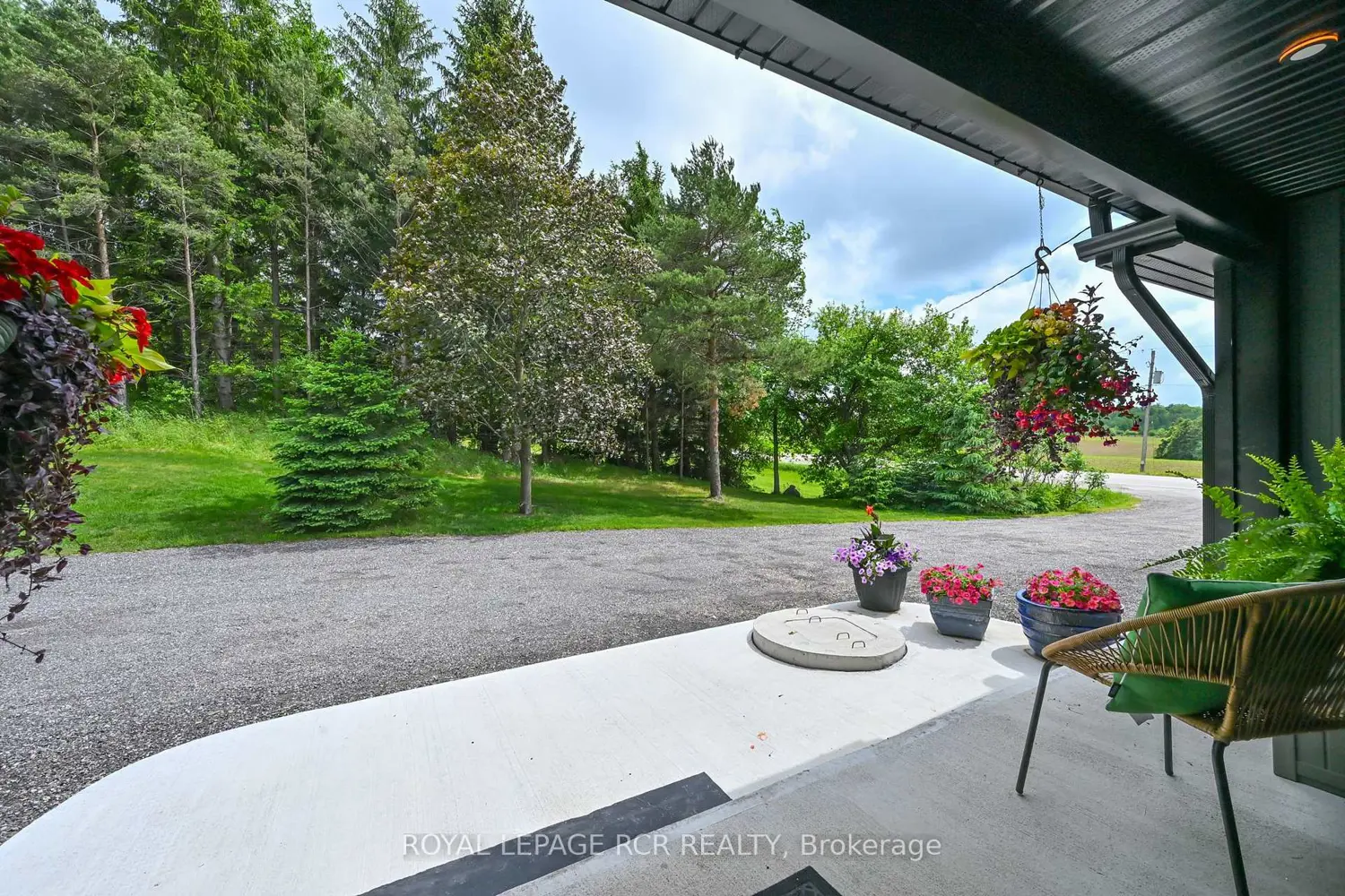 5233 Trafalgar Road photo 2