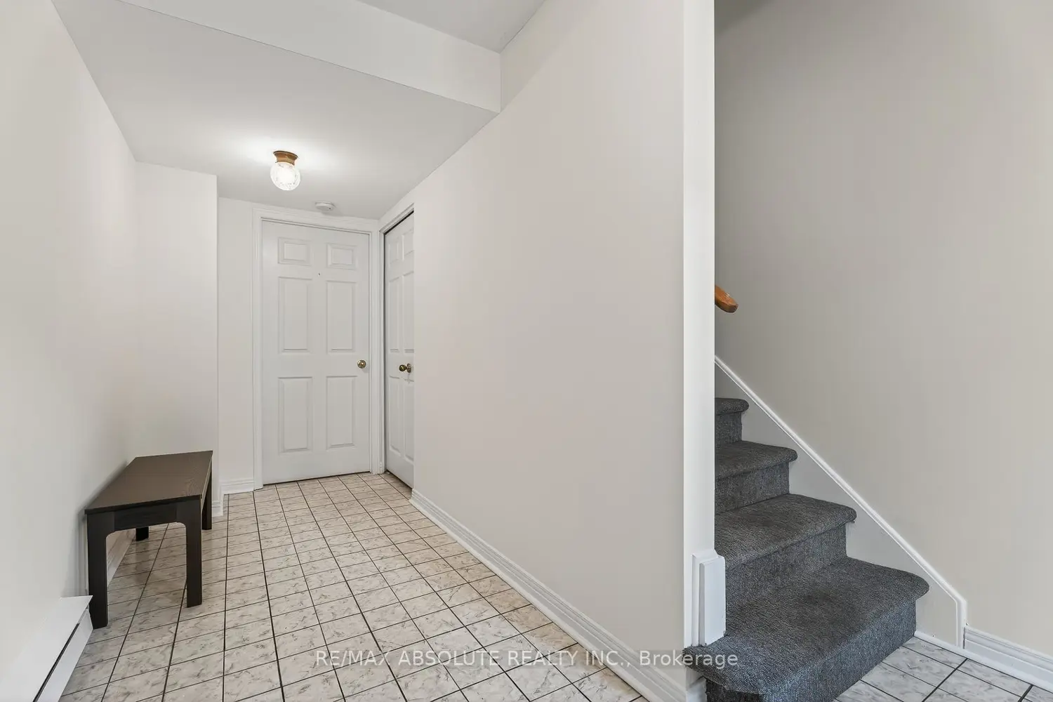 206 Stratas Court photo 3