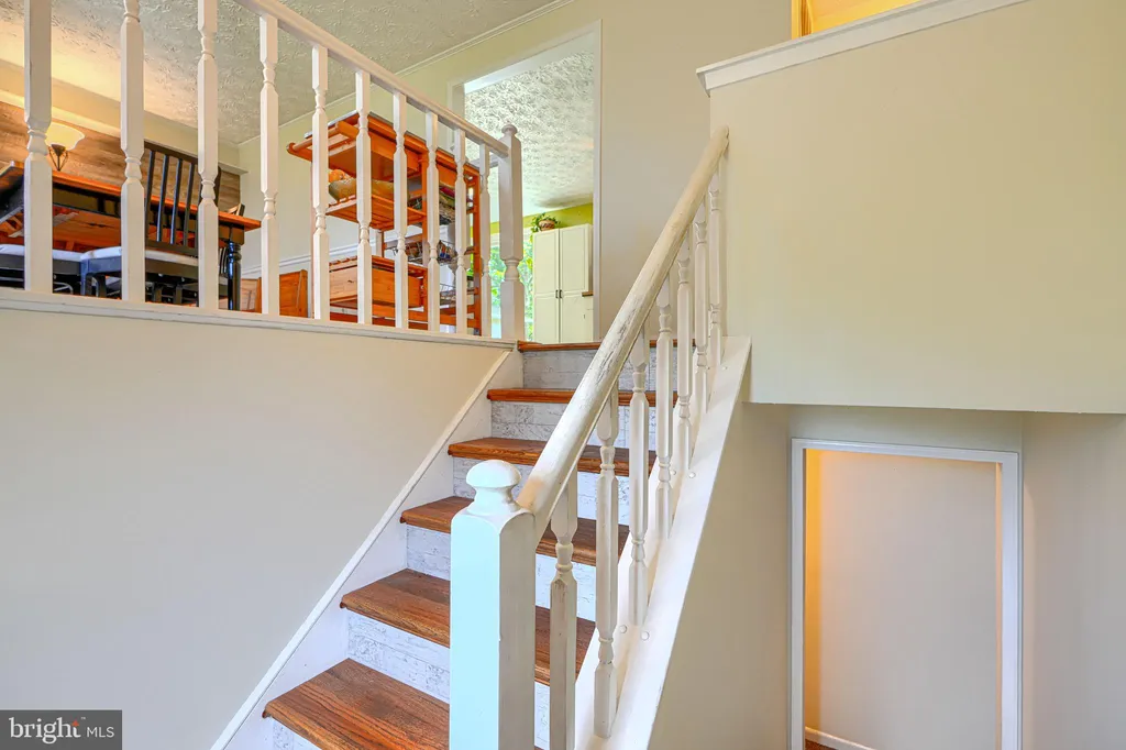 1104 Martinez Drive, Westminster, MD 21157 photo 4