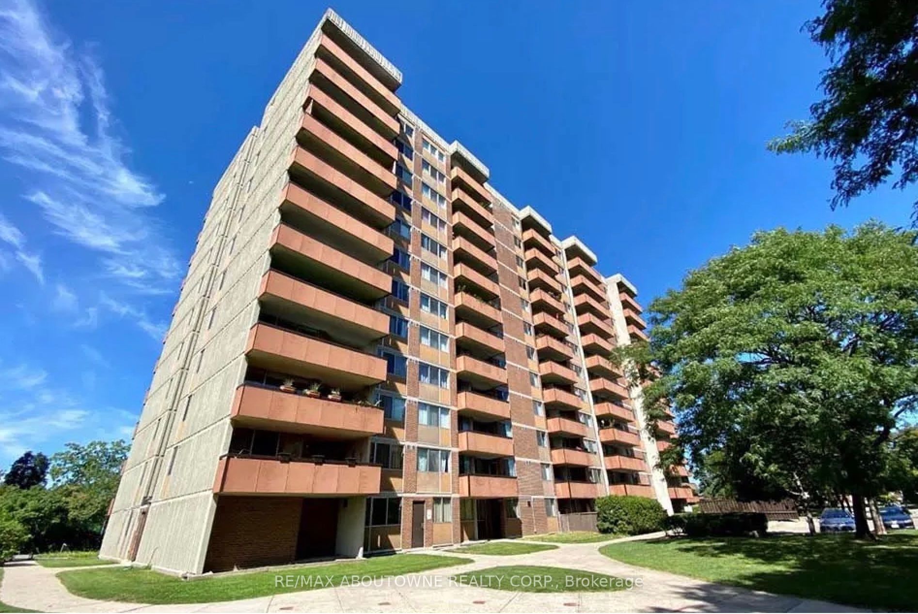 916-165 La Rose Avenue, Toronto, ON, M9P 3S9