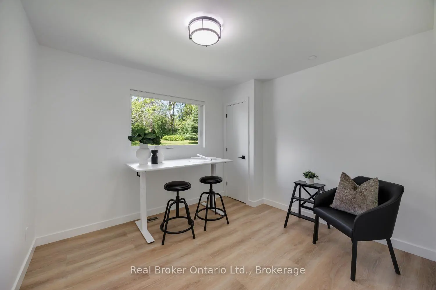 250 Silver Heights Drive photo 3