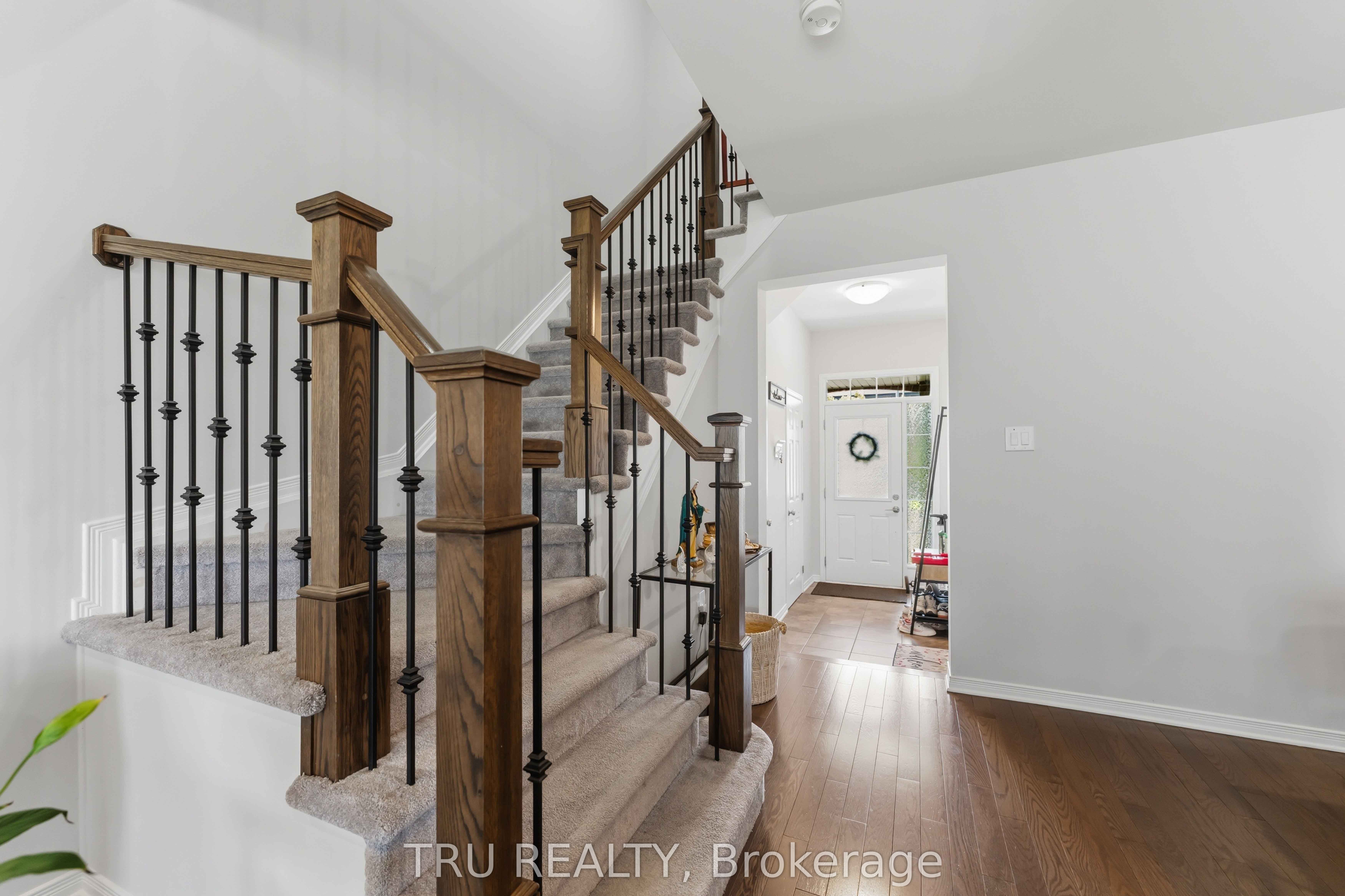 205 Losino Crescent, Ottawa, ON, K2V 0E4 photo 4
