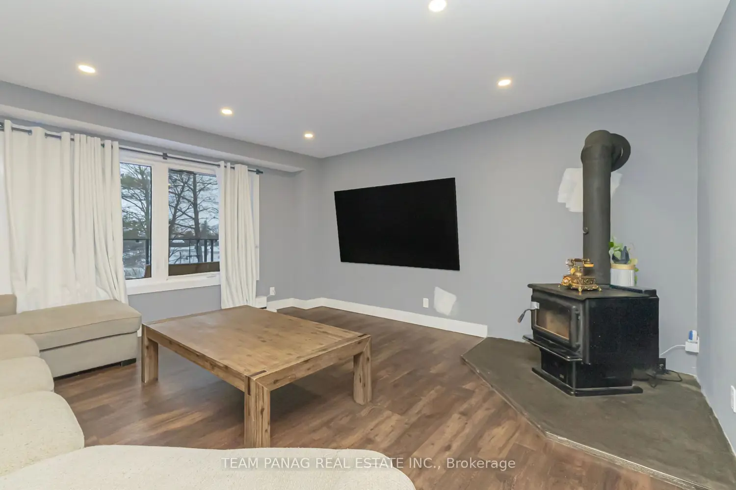 11561 Russell Road photo 5