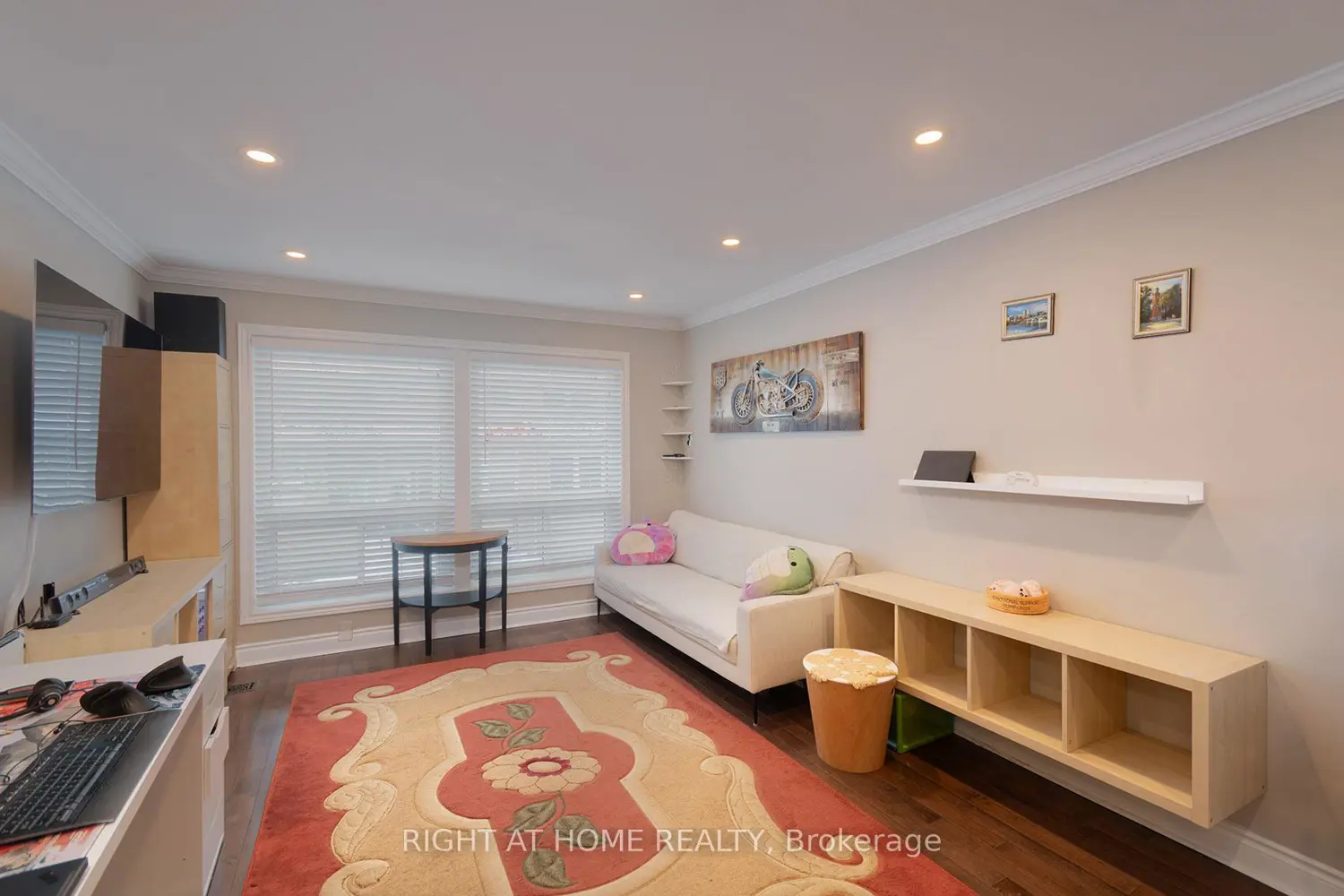 67 Willows Lane photo 3