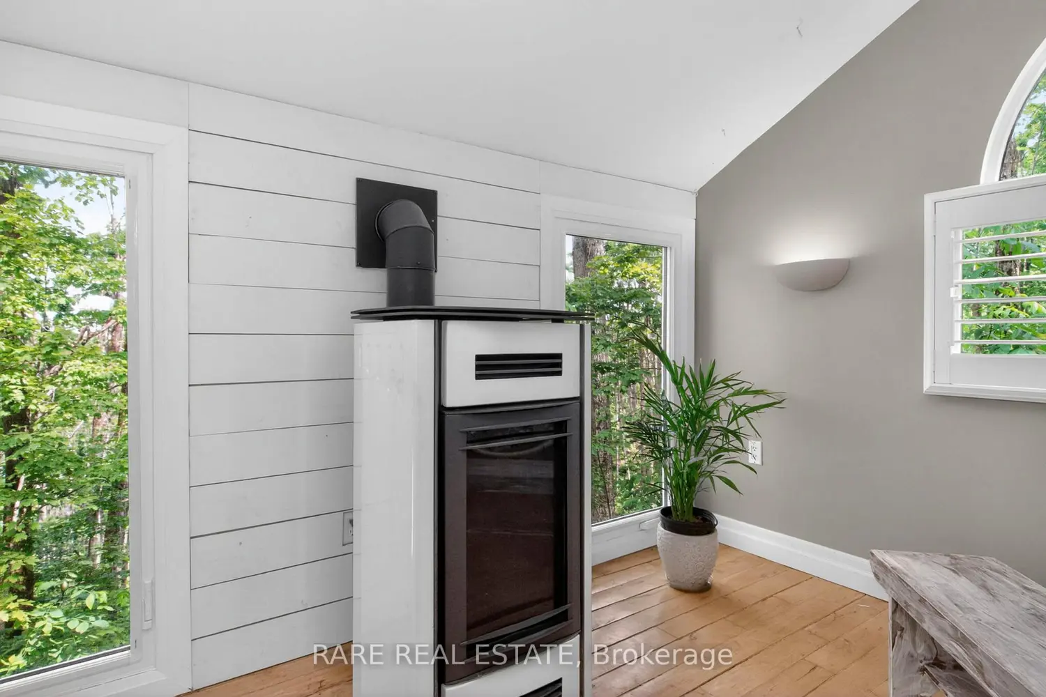 82 Huronwoods Drive photo 3