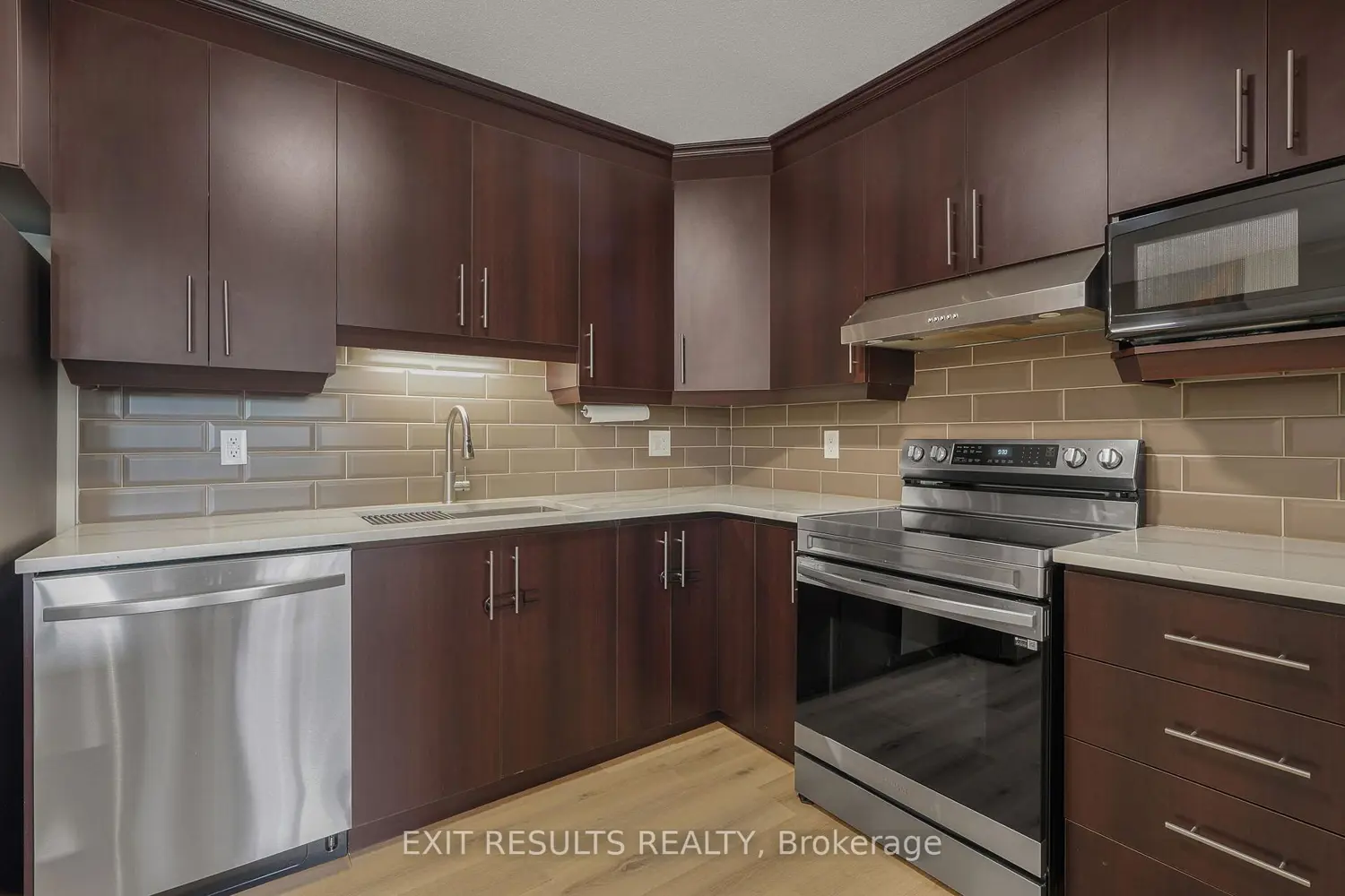 2609 Raymond Street photo 5