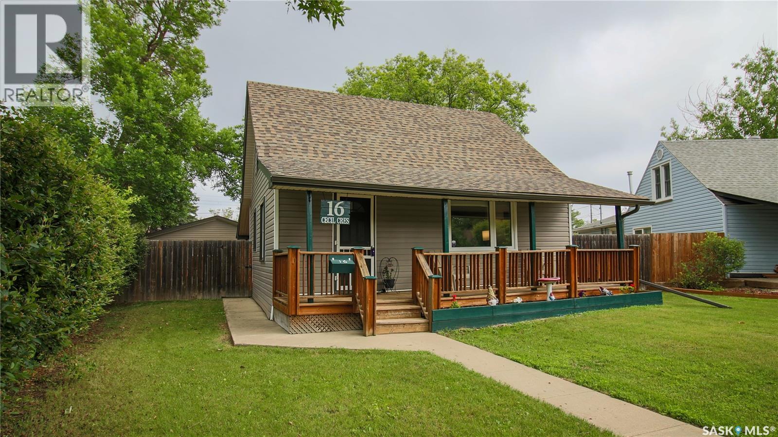 16 Cecil Crescent, Regina, SK, S4T5Y5