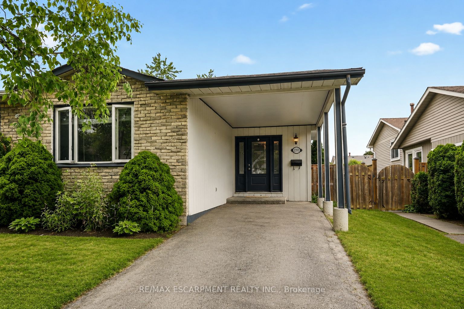 2353 Middlesmoor Crescent, Burlington, ON, L7P 3X4