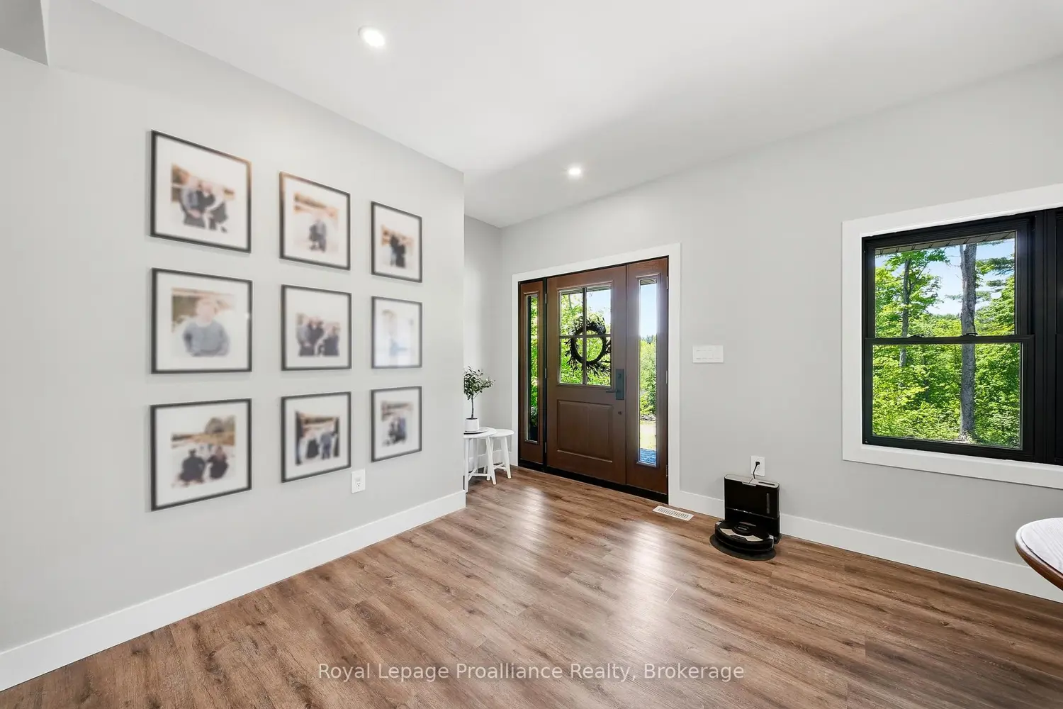 293 Douglas Road photo 5