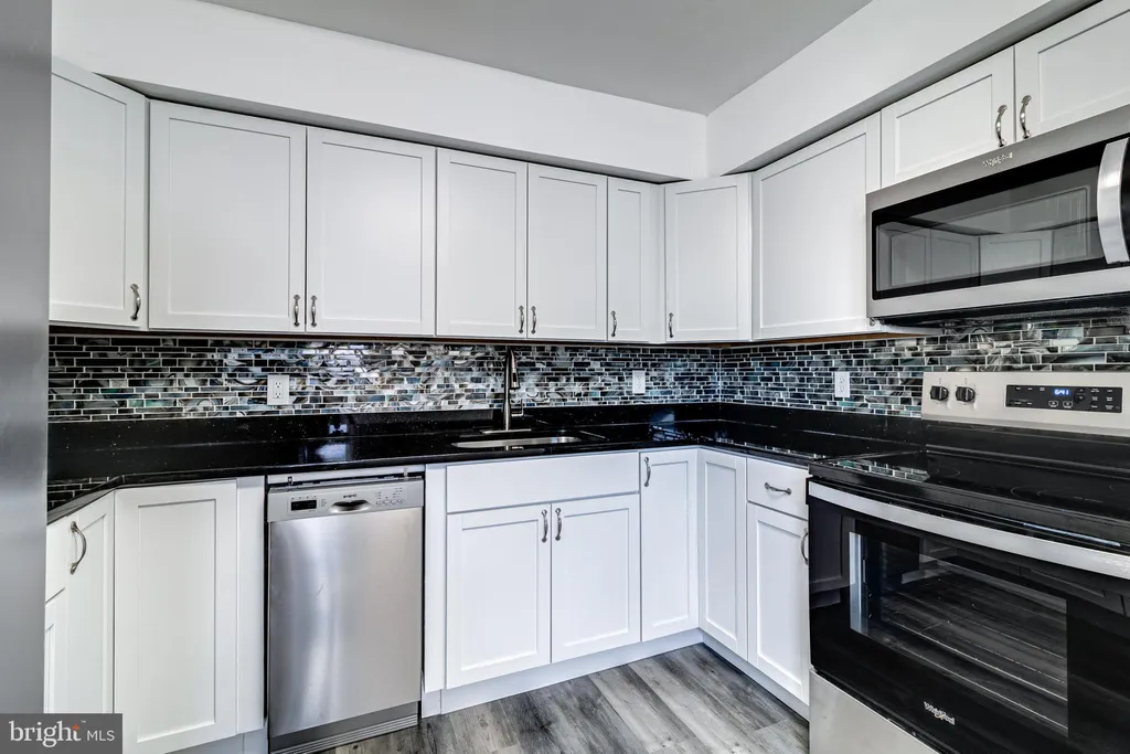 1318 Wilson Point Road, Baltimore, MD 21220 photo 2