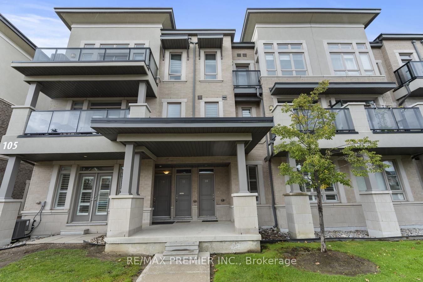 10-105 Kayla Crescent, Vaughan, ON, L6A 4W3